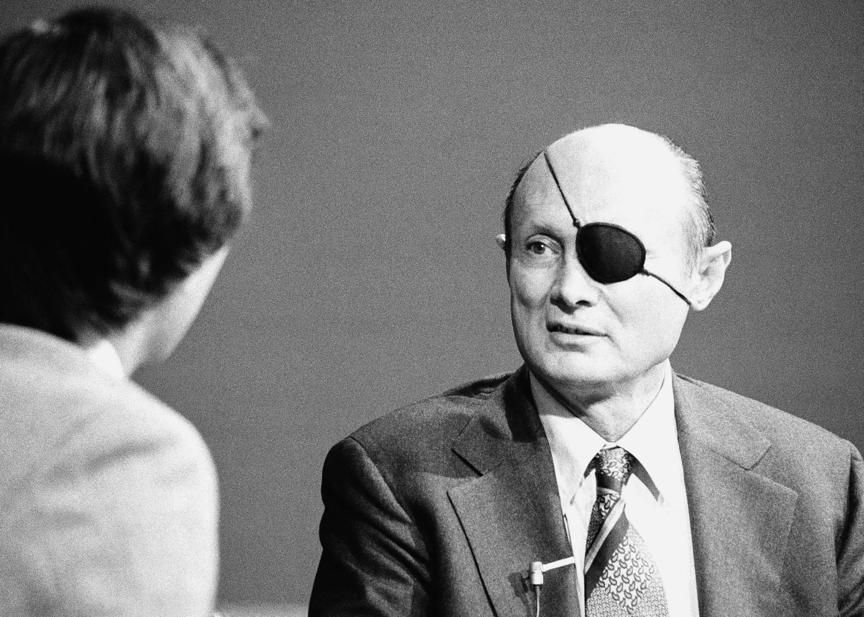 1977: Moshe Dayan